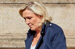 Le Pen reconoce que no podrá ser candidata si es condenada a un brazalete electrónico