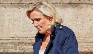 Le Pen reconoce que no podr&aacute; ser candidata si es condenada a un brazalete electr&oacute;nico