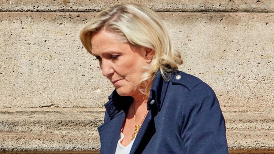 Le Pen reconoce que no podr&aacute; ser candidata si es condenada a un brazalete electr&oacute;nico