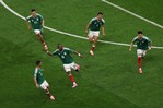 M&eacute;xico avanza a octavos de final del Mundial tras derrotar 2-0 a Ecuador