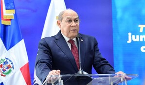 Santos Bad&iacute;a plantea transformar la educaci&oacute;n superior ante avances tecnol&oacute;gicos y la IA