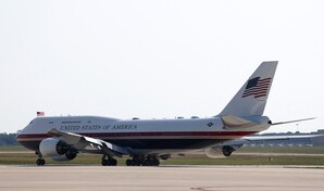 Trump estrena pol&eacute;mico avi&oacute;n presidencial donado por Catar: Estamos muy orgullosos