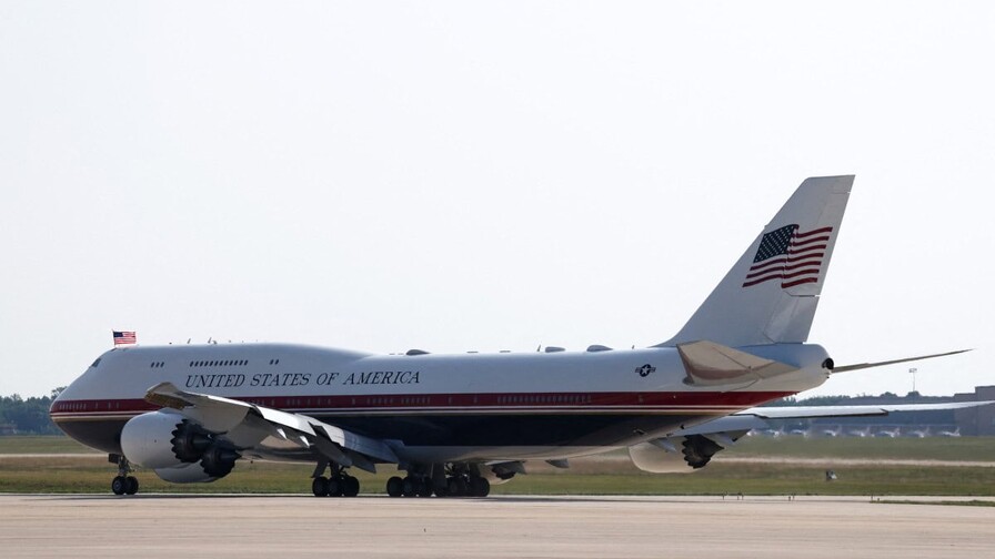 Trump estrena polémico avión presidencial donado por Catar: Estamos muy orgullosos Trump estrena polémico avión presidencial donado por Catar: Estamos muy orgullosos