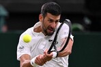 Djokovic barre a Tsitsipas en la segunda ronda de Wimbledon Djokovic barre a Tsitsipas en la segunda ronda de Wimbledon