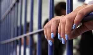 Arrestan a mujer acusada de raptar a su esposo y enviarlo a centro psiqui&aacute;trico en medio de divorcio