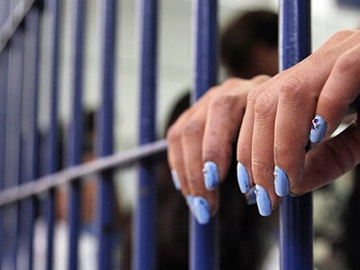 Autoridades arrestan mujer acusada de raptar a su esposo
