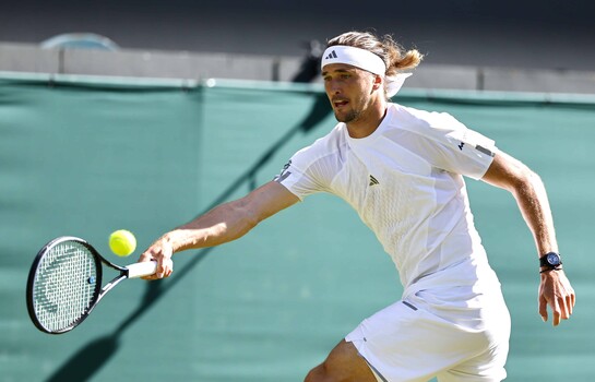 Alexander Zverev gana y busca perfilarse como la gran amenaza de Wimbledon