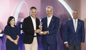 Grupo Rensa Solar  recibe reconocimiento en el Foro de Inversi&oacute;n de las Am&eacute;ricas