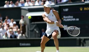 Iga Swiatek arrolla a Pliskova y sigue imbatible en su defensa de Wimbledon