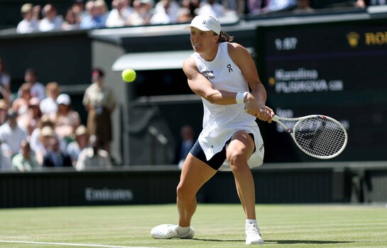 Iga Swiatek arrolla a Pliskova y sigue imbatible en su defensa de Wimbledon