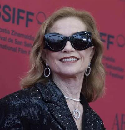 Isabelle Huppert, primera mujer al frente de Cinemateca francesa al suceder a Costa-Gavras