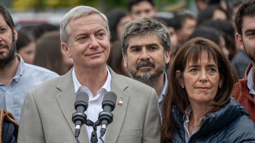 Kast pide a su bloque enfocarse en urgencias tras fallido juicio político a exministro Kast pide a su bloque enfocarse en urgencias tras fallido juicio político a exministro