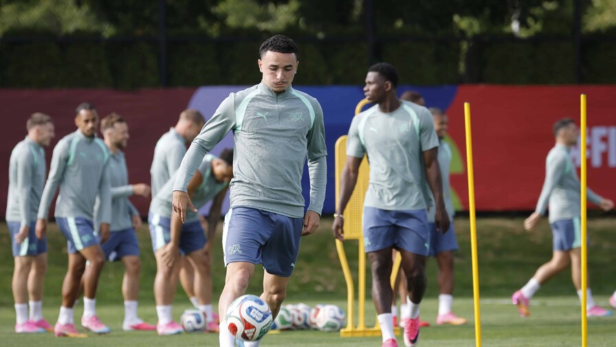 La Suiza de Rubén Vargas busca pasar a octavos de final ante Argelia esta noche La Suiza de Rubén Vargas busca pasar a octavos de final ante Argelia esta noche