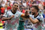 Bélgica pasa a octavos tras ganar 3-2 a Senegal con un penal en la prórroga Bélgica pasa a octavos tras ganar 3-2 a Senegal con un penal en la prórroga