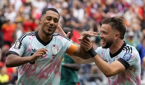 B&eacute;lgica pasa a octavos tras ganar 3-2 a Senegal con un penal en la pr&oacute;rroga