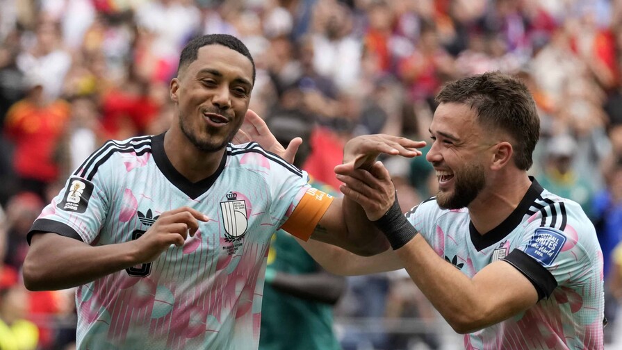 Bélgica pasa a octavos tras ganar 3-2 a Senegal con un penal en la prórroga Bélgica pasa a octavos tras ganar 3-2 a Senegal con un penal en la prórroga