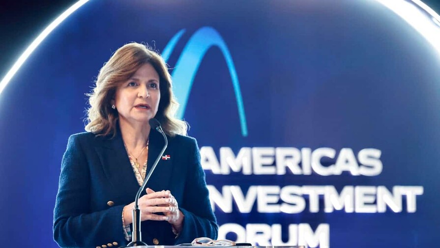 Raquel Peña afirma que habrá un acuerdo para que las estaciones de combustibles acepten las tarjetas Raquel Peña afirma que habrá un acuerdo para que las estaciones de combustibles acepten las tarjetas