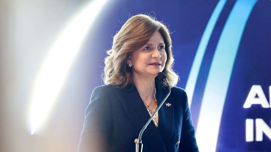 Raquel Peña asegura que RD está encaminado a alcanzar los US$5,200 millones en inversión extranjera Raquel Peña asegura que RD está encaminado a alcanzar los US$5,200 millones en inversión extranjera