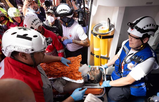 Rescatan a superviviente de los terremotos en Venezuela tras ocho d&iacute;as bajo los escombros