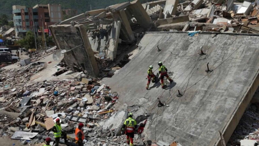 Venezuela continúa con labores de rescate y desescombro tras ocho días de los terremotos Venezuela continúa con labores de rescate y desescombro tras ocho días de los terremotos