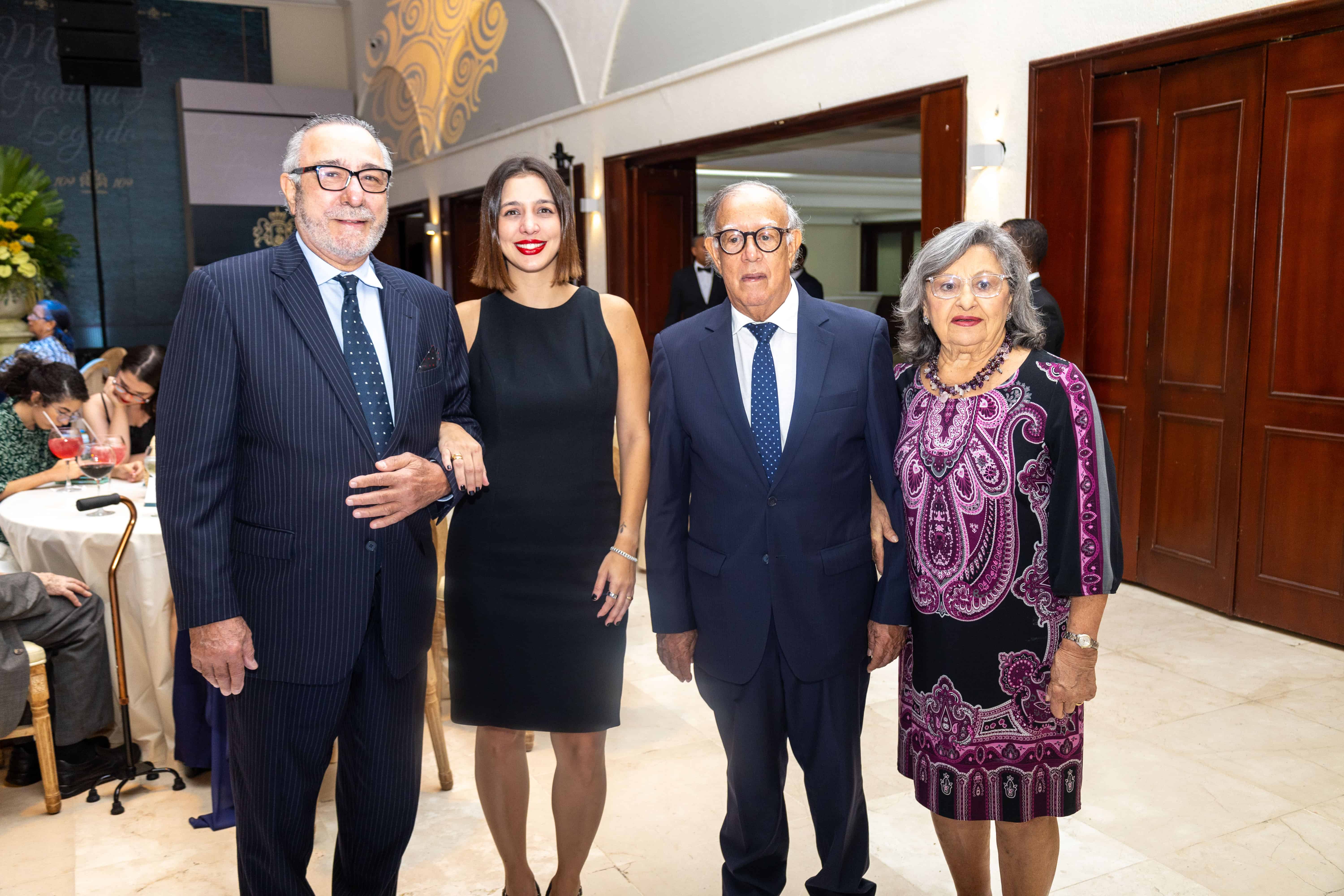 Antonio Giraldez, Amanda Giraldez, José Alburquerque y Luisa Prieto de Alburquerque.