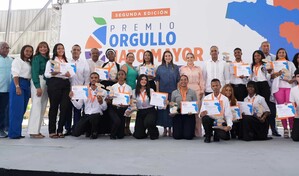 Carmen Ligia Barcel&oacute; celebra el "Premio Orgullo Hato Mayor" y anuncia importantes avances