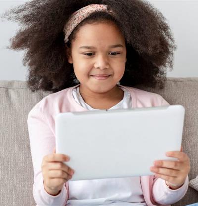Vacaciones de verano: c&oacute;mo manejar el uso de pantallas en ni&ntilde;os