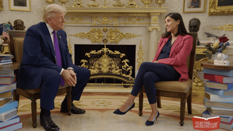 Trump lee un cuento infantil en un pódcast y aprovecha para bromear sobre expresidentes Trump lee un cuento infantil en un pódcast y aprovecha para bromear sobre expresidentes