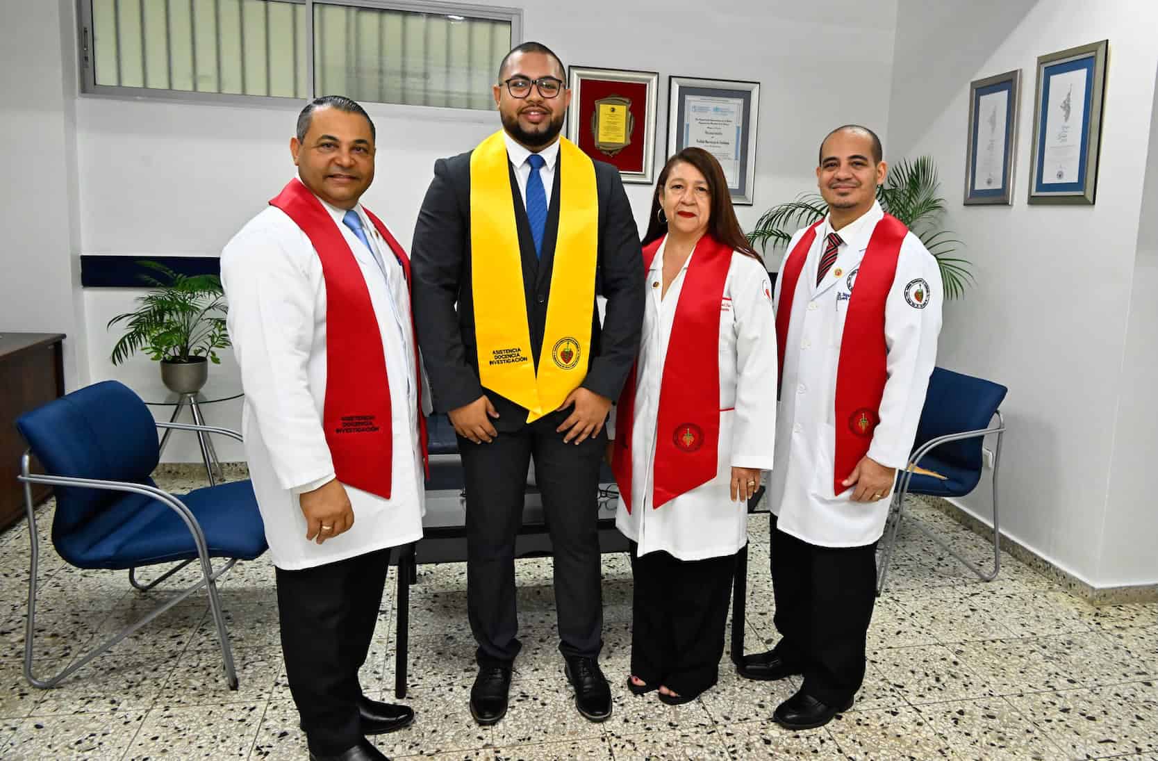 Dr. Josué Pichardo, Dr. José Armando Gómez, Dra. Natividad Díaz y Dr. Edgar Cadena.