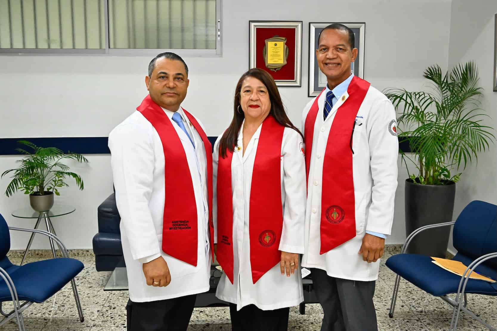 Dr. Josue Pichardo, Dra. Natividad Díaz y Dr. Rolando Encarnación.