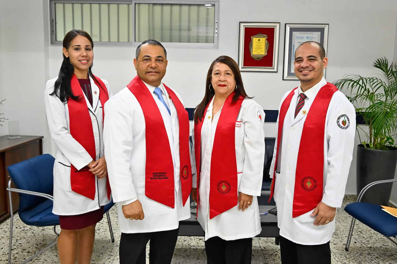 Dra. Claisy Galva, Dr. Josué Pichardo, Dra Natividad Díaz y Dr. Edgar Cadena.