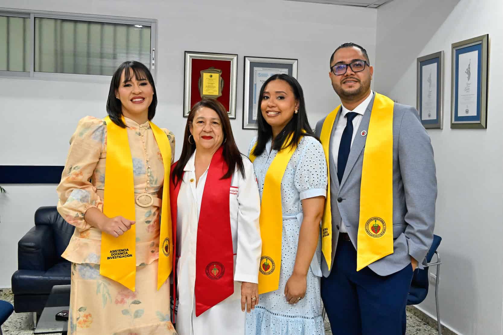 Dra. Wilnelia Acosta, Dra Natividad Díaz, Dra. Maria E. Linares y Dr. Nelson O. Acosta.