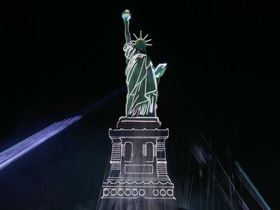 Iluminan Estatua de la Libertad para celebrar independencia de EE. UU.