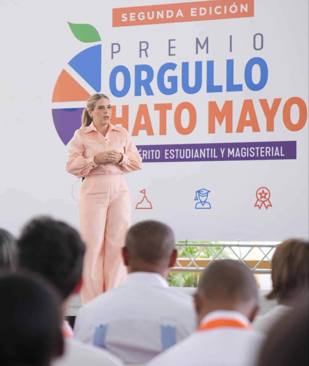 Legisladora Carmen L&iacute;gia Barcel&oacute;, durante la celebraci&oacute;n del Premio Orgullo Hato Mayor.