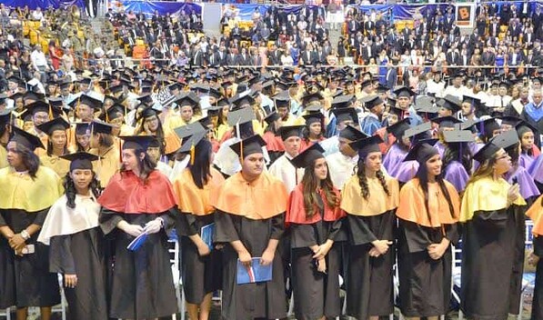 Proyecto de ley prohibir&iacute;a retener t&iacute;tulos universitarios por no pagar la graduaci&oacute;n