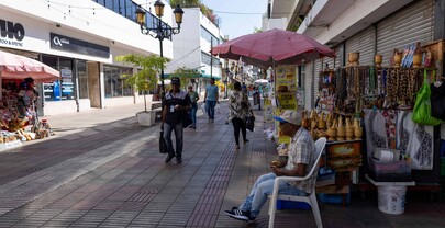 En la Ciudad Colonial hay 1,442 negocios; el 87 % es de capital dominicano, seg&uacute;n censo