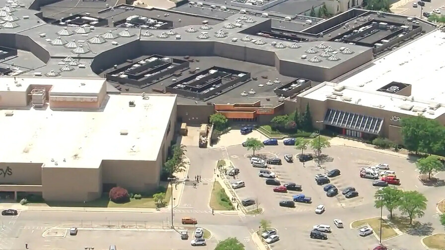 Dos muertos y un herido tras tiroteo en centro comercial de los suburbios de Detroit