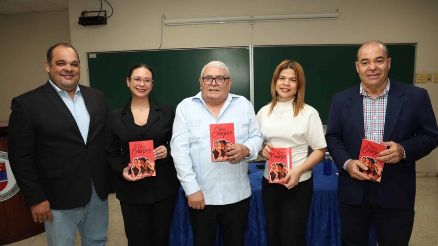 Santiago Almada presenta en la Pucmm su novela Los otros cuerpos