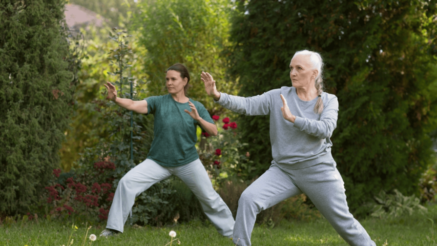 Tai chi, el ejercicio que Harvard recomienda para mejorar el equilibrio después de los 60 Tai chi, el ejercicio que Harvard recomienda para mejorar el equilibrio después de los 60