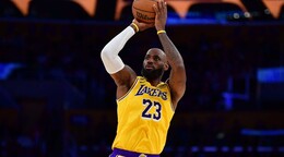 LeBron James valora 10 posibles nuevos equipos, dice su agente