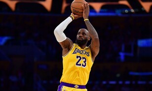 LeBron James valora 10 posibles nuevos equipos, dice su agente
