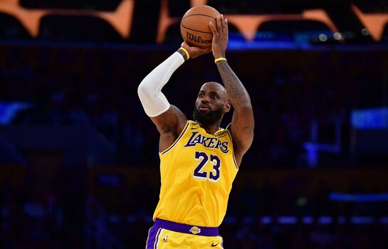 LeBron James valora 10 posibles nuevos equipos, dice su agente