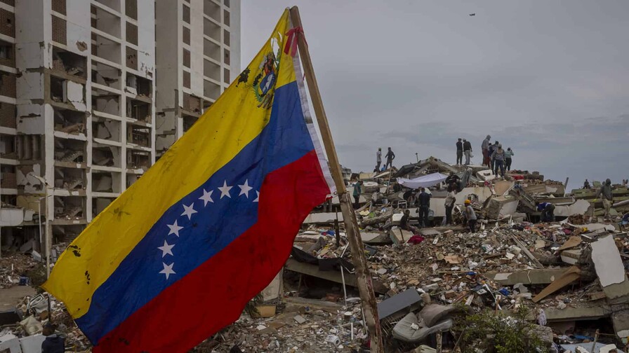 Familias luchan por mantener viva la esperanza tras nueve días de los sismos en Venezuela Familias luchan por mantener viva la esperanza tras nueve días de los sismos en Venezuela