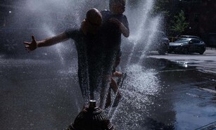 Nueva York activa plan de emergencia por ola de calor extrema y riesgo de inundaciones