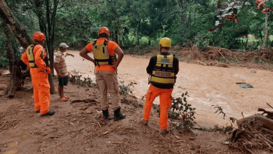 Una niña muerta y centenares de personas afectadas por las lluvias en Panamá Una niña muerta y centenares de personas afectadas por las lluvias en Panamá