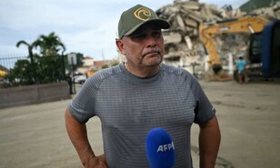 Exgrandeliga busca a su hija y esposa en un hotel devastado por sismos en Venezuela