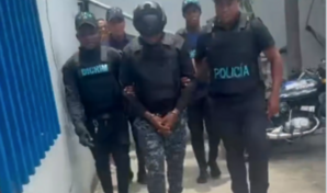 Polic&iacute;a Nacional entrega a la justicia al agente involucrado en la muerte de joven en Herrera