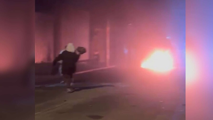 Queman neumáticos en Herrera para exigir justicia por muerte de joven a manos de un policía Queman neumáticos en Herrera para exigir justicia por muerte de joven a manos de un policía