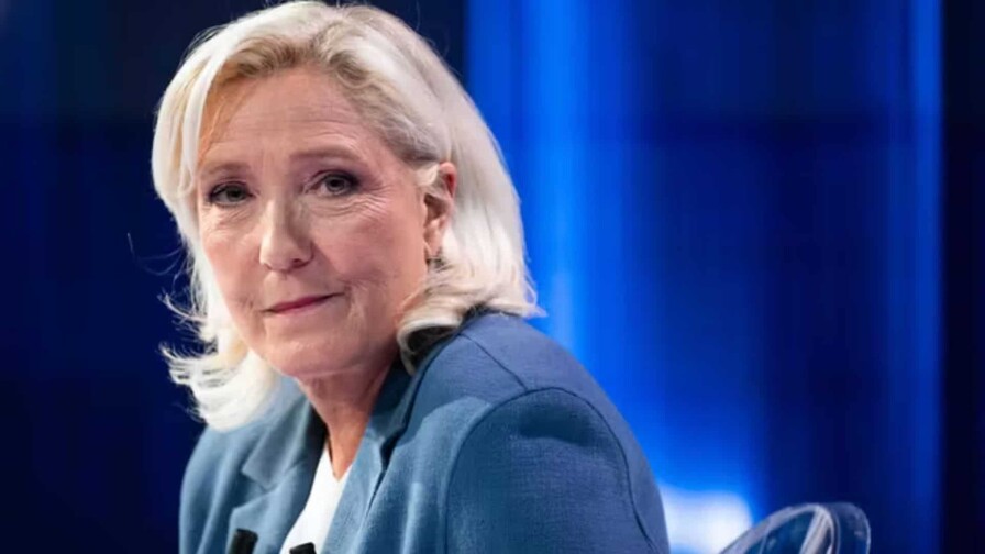 Le Pen dice que si la justicia le impide presentarse, hará campaña con su delfín Bardella Le Pen dice que si la justicia le impide presentarse, hará campaña con su delfín Bardella