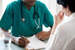&iquest;Cu&aacute;les factores elevan el riesgo de c&aacute;nceres gastrointestinales en adultos j&oacute;venes?